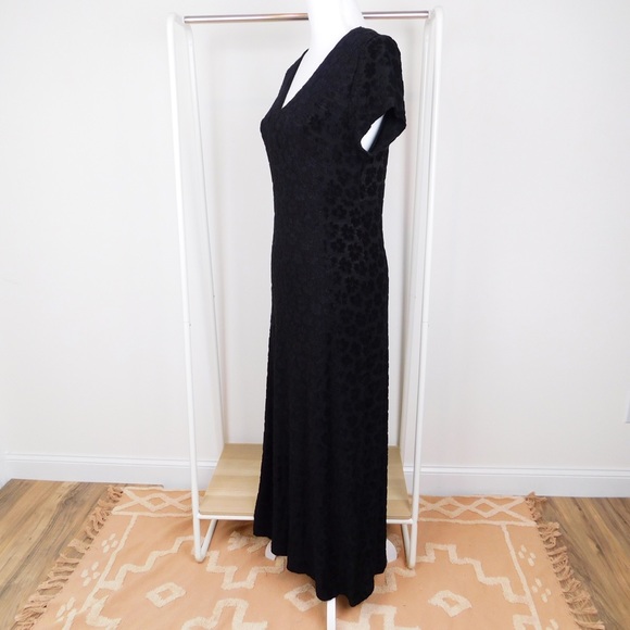 Vintage Textured V Neck Black Maxi Dress - Picture 5 of 6